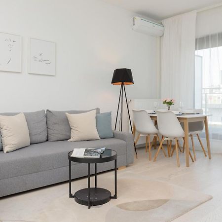 Sarmacka Apartment With Balcony Warsaw Wilanow By Noclegi Renters Eksteriør billede